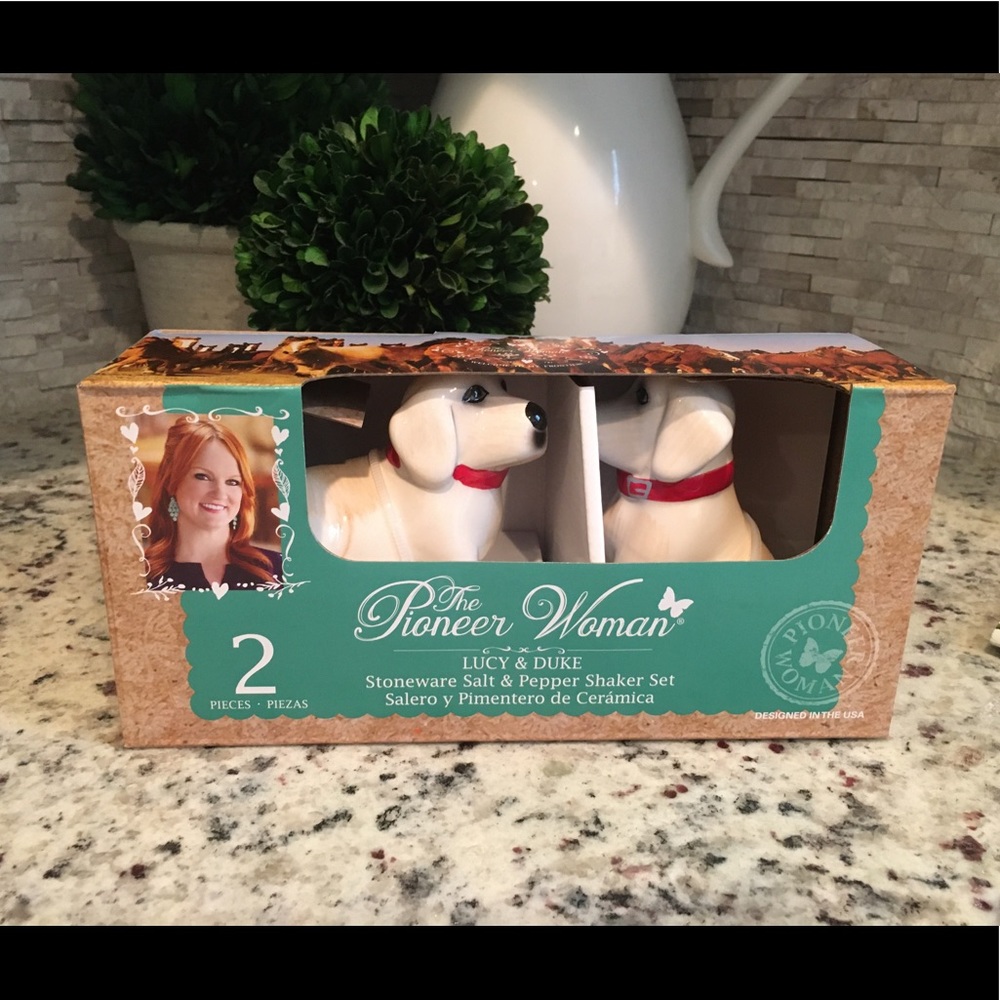 Pioneer Woman Lucy and Duke Salt & Pepper Shaker